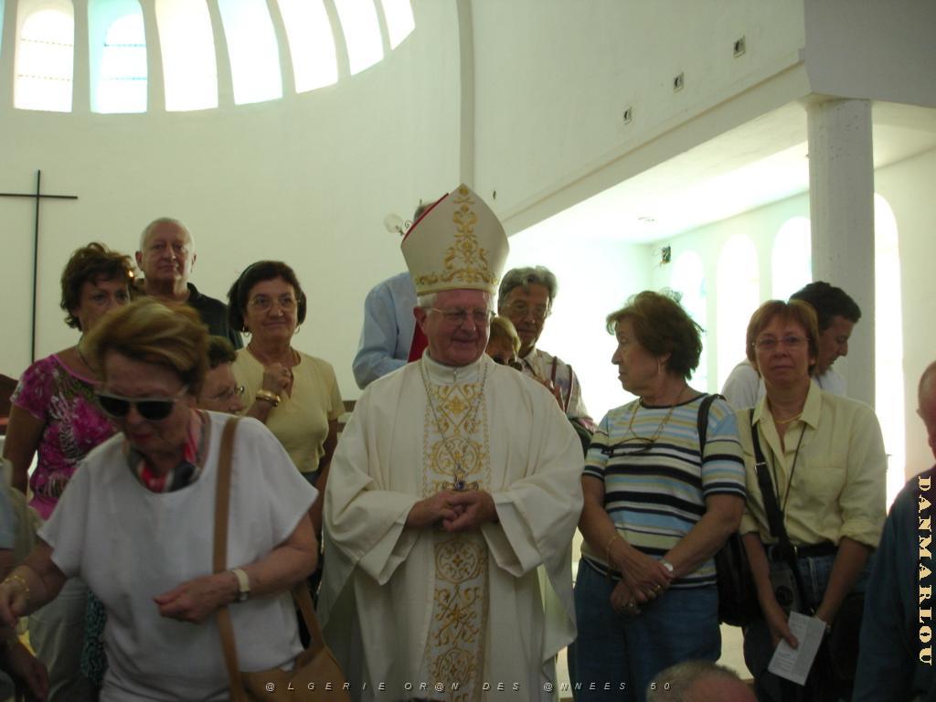 ORAN 10 2005 029 RENCONTRE AVEC MONSEIGNEUR JEORGER.JPG